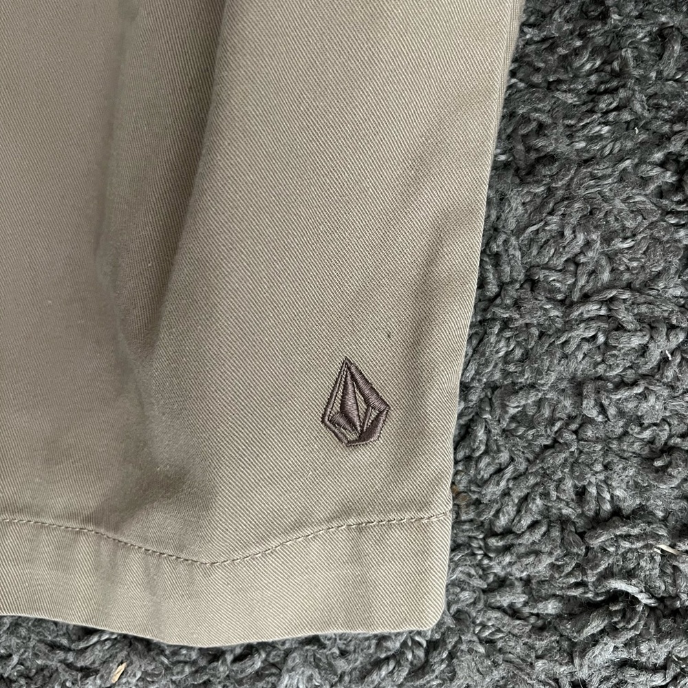 Volcom Short Size 32 - Picture 4 of 4